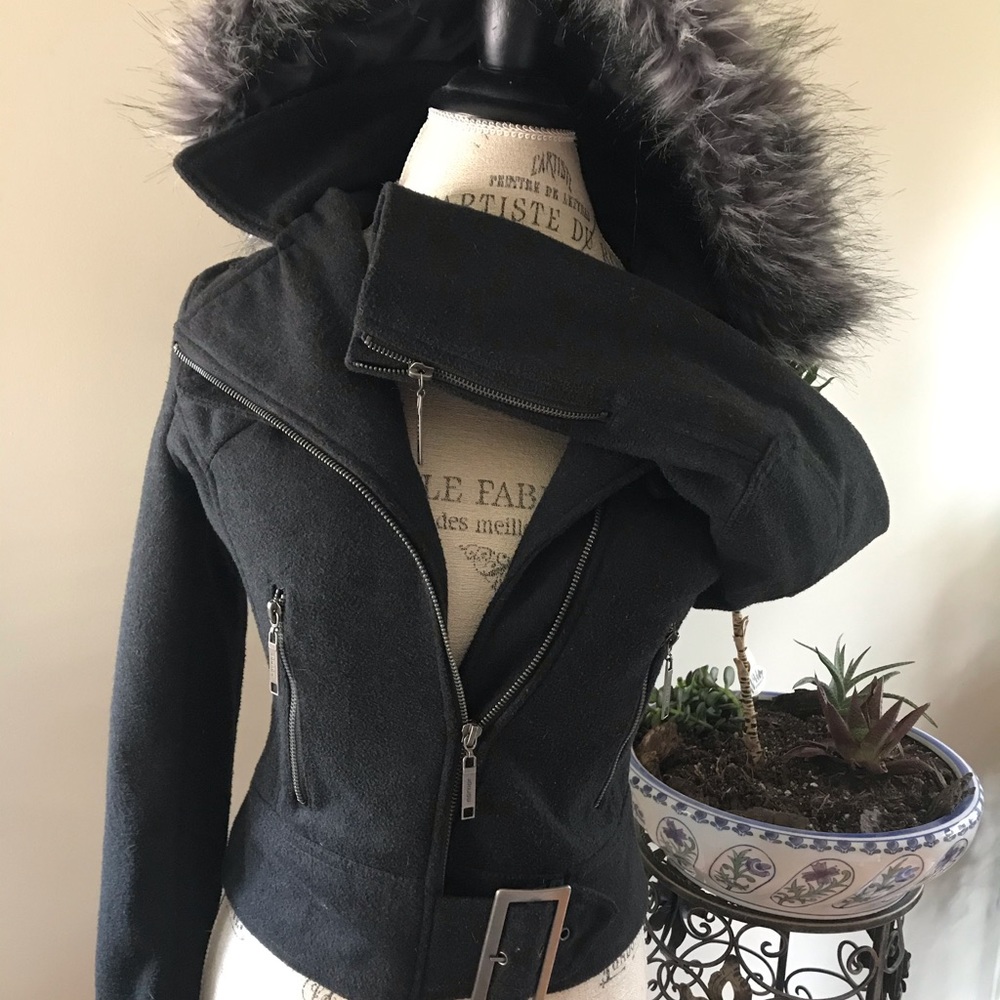 Jou Jou blk short coat w/ removable faux fur hood